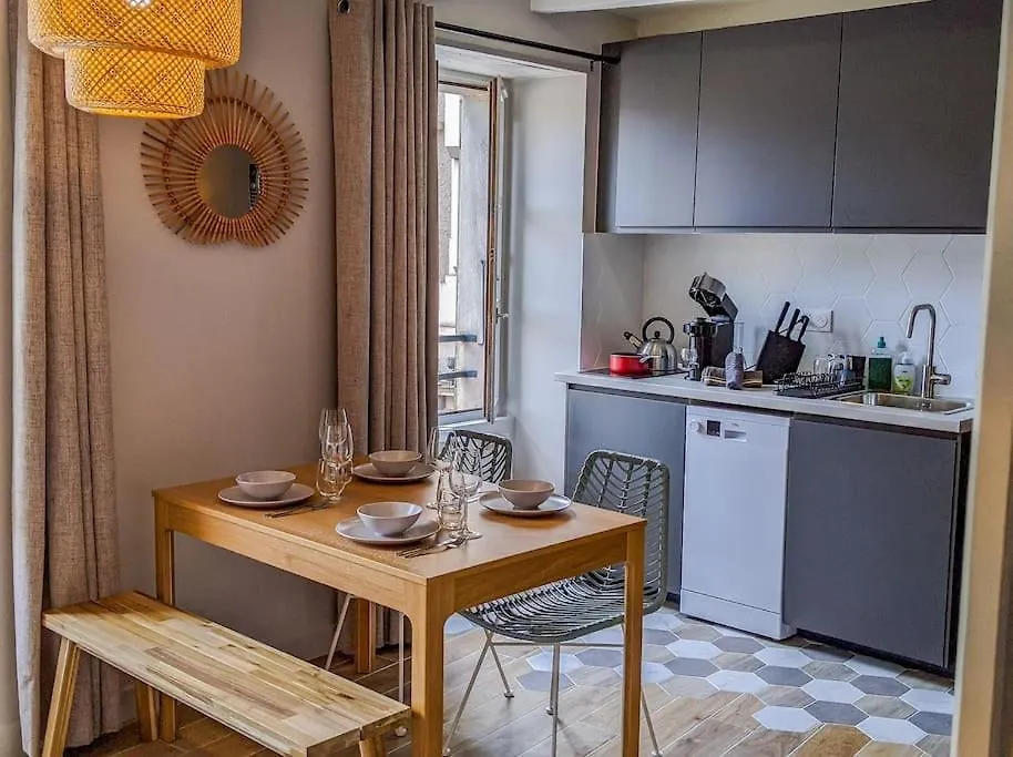 Apartment L'Instant Paquier 3 Etoiles - Vieille Ville, Face Au Lac, 6 Personnes Annecy France