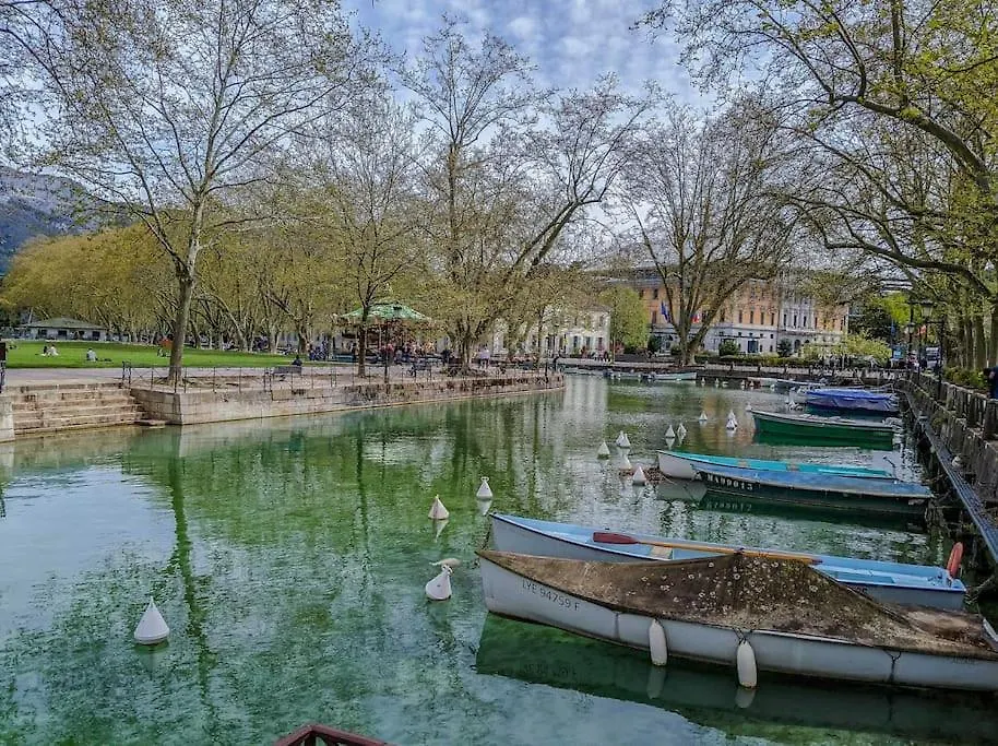 Apartment L'Instant Paquier 3 Etoiles - Vieille Ville, Face Au Lac, 6 Personnes Annecy
