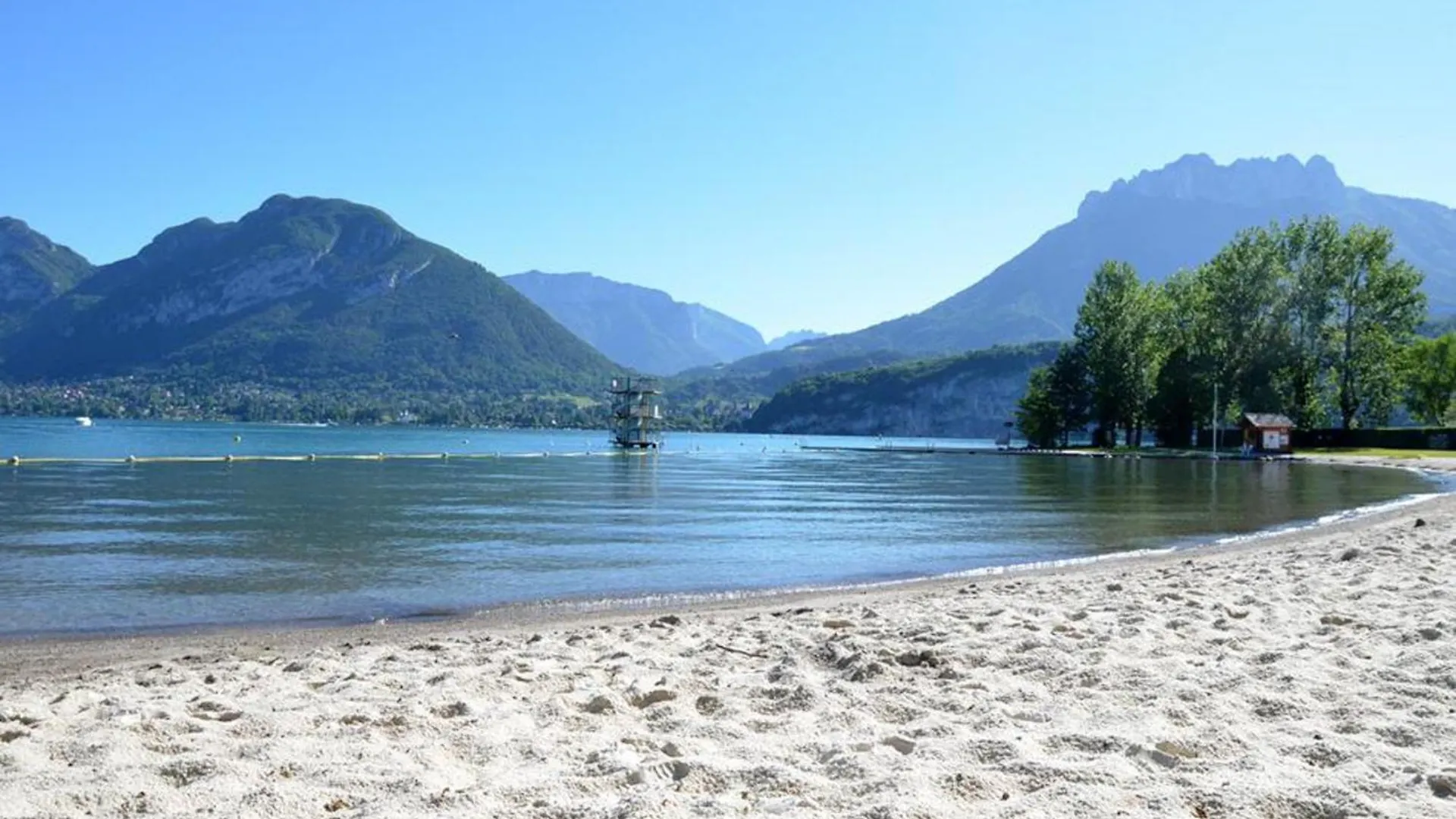 Apartment L'Instant Paquier 3 Etoiles - Vieille Ville, Face Au Lac, 6 Personnes Annecy